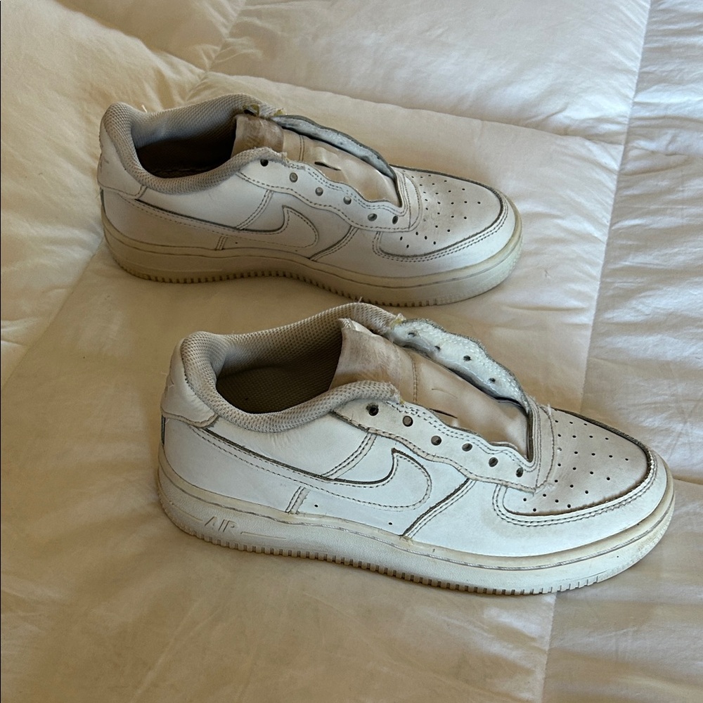 Nike, white Low-Top Sneakers